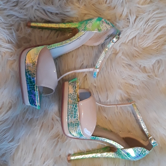 Iridescent heels - Picture 2 of 5